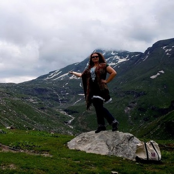 Meet your Posher, Laurel - Picture 1 of 1